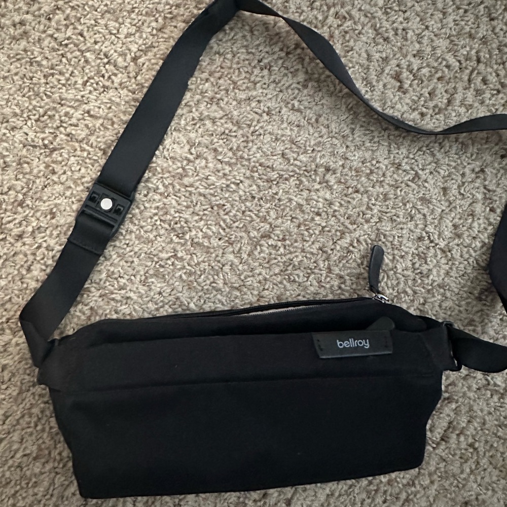 BELLROY SLING MINI - MELBOURNE BLACK